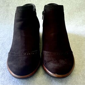 Naot Black Nubuck Brogue Ankle Boots EU 42 Comfort Side Zip Leather unworn